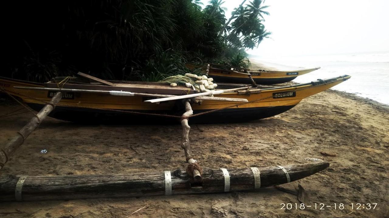 Suriya Ocean Villa Wadduwa Exterior photo